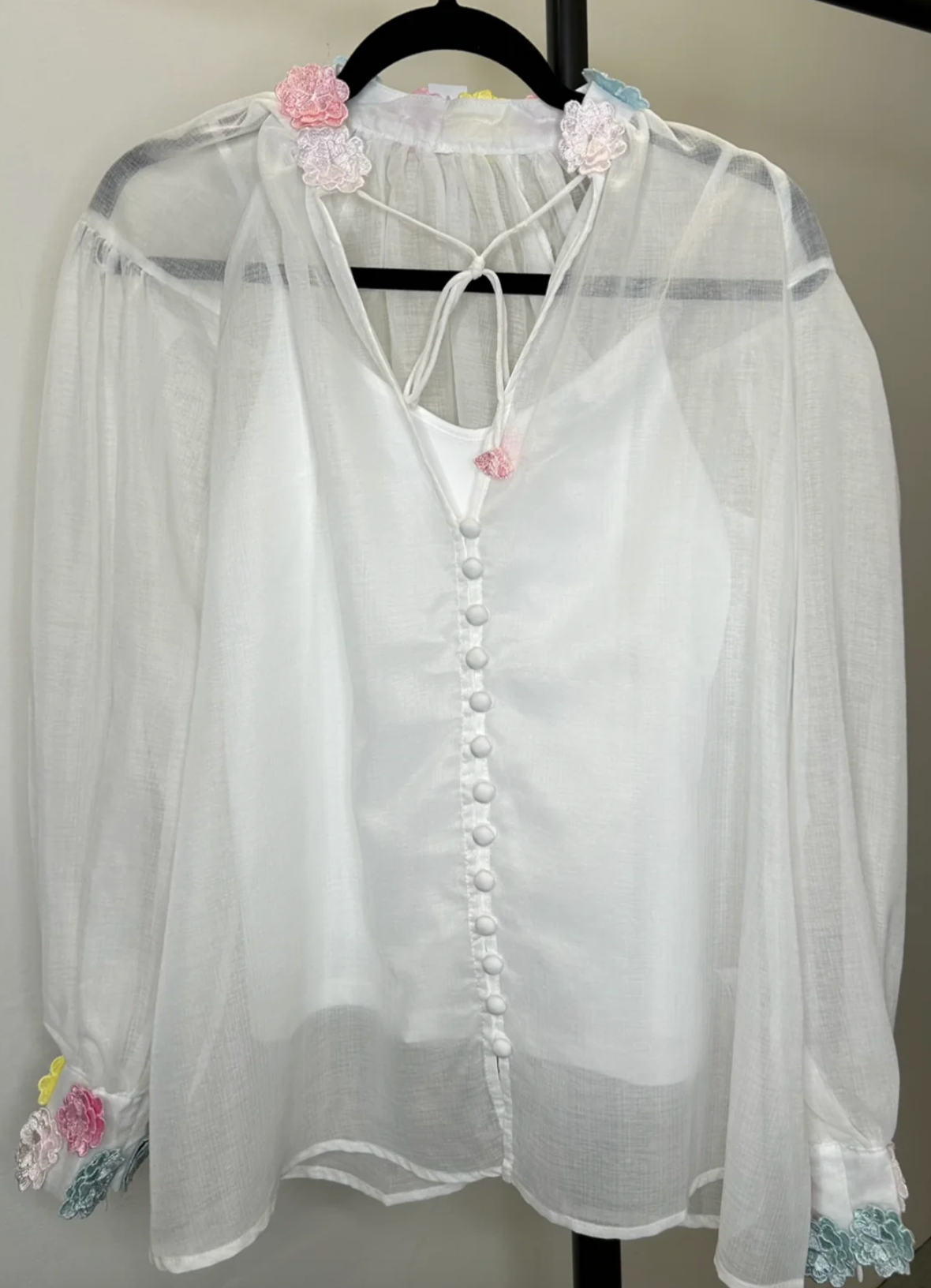 The Pink Door L/S Floral Trim Top - White