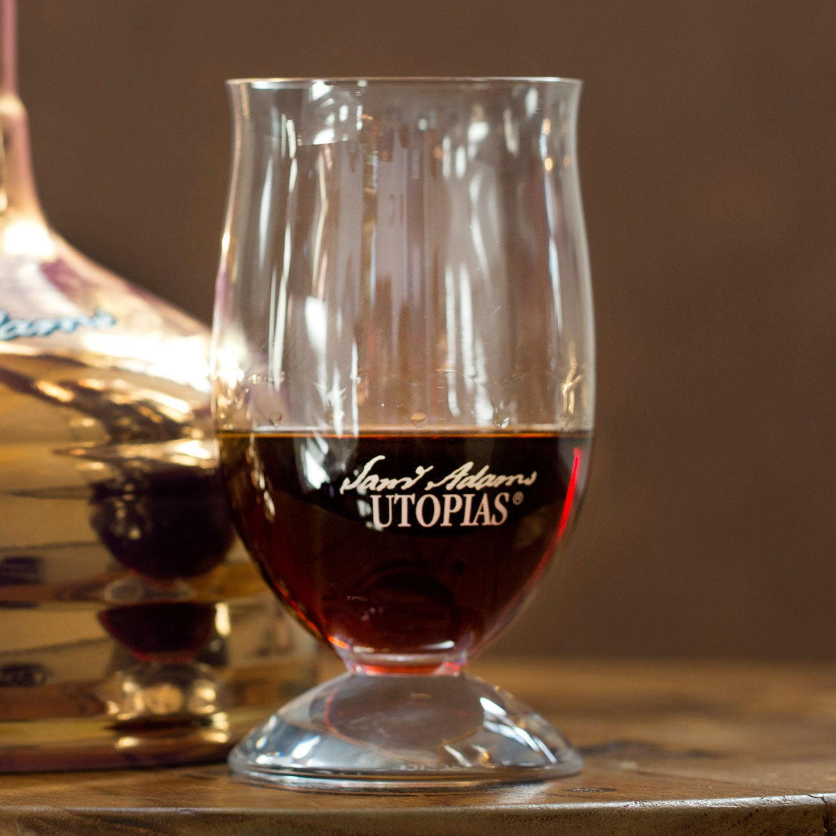 Utopias Glass